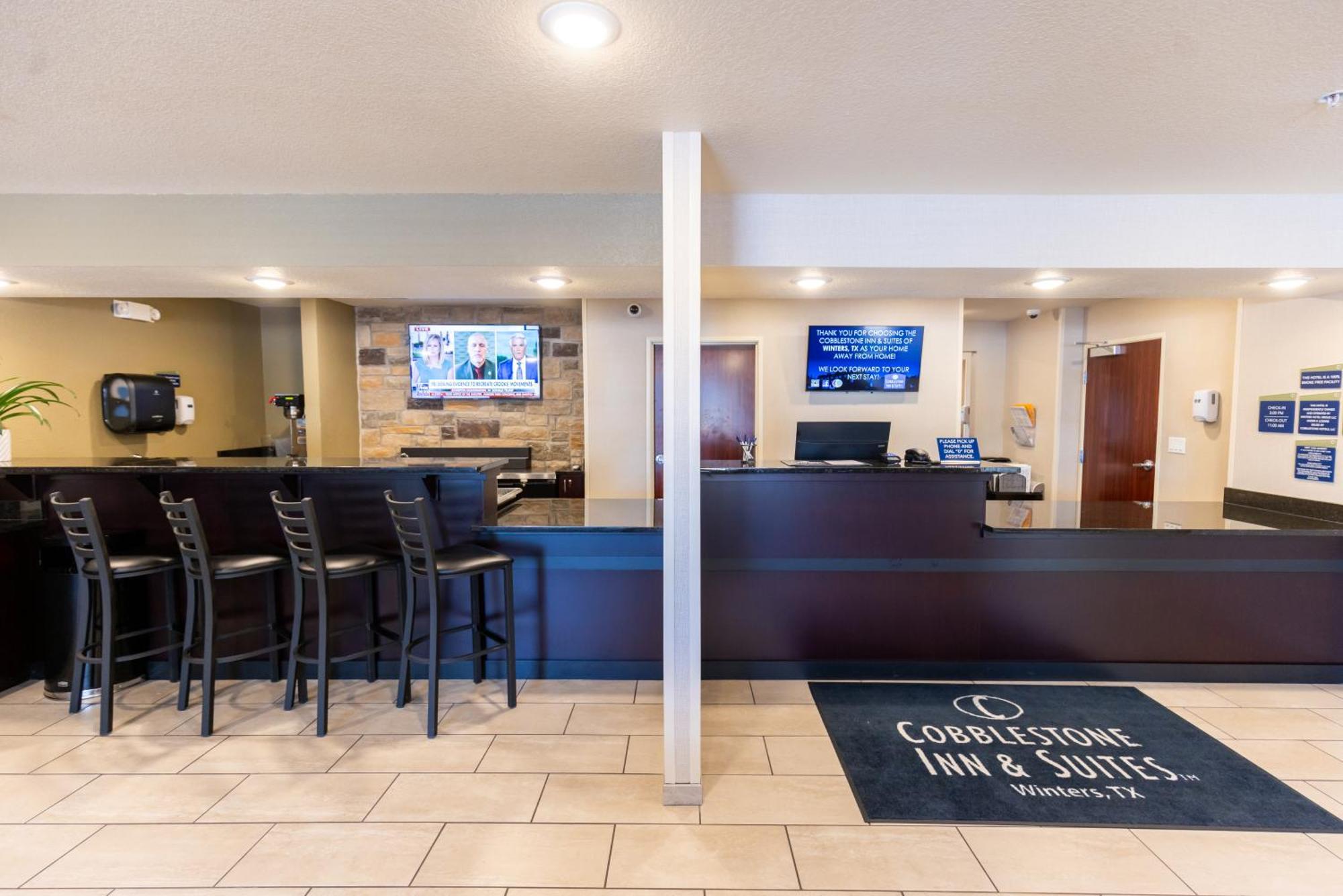 Cobblestone Inn & Suites - Winters Exteriér fotografie
