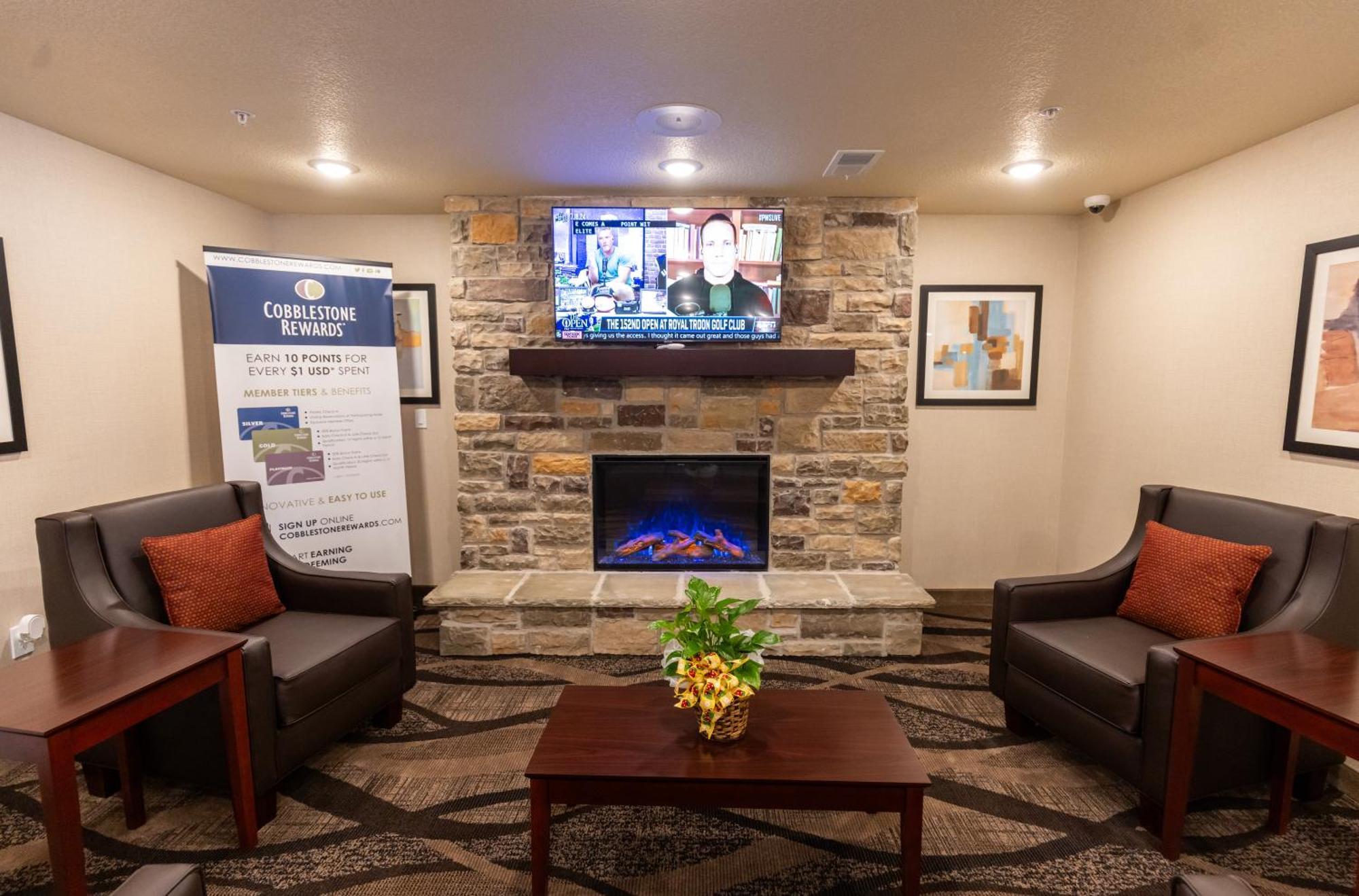 Cobblestone Inn & Suites - Winters Exteriér fotografie