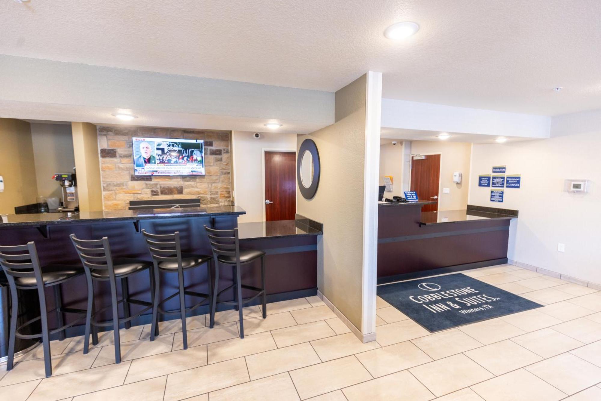 Cobblestone Inn & Suites - Winters Exteriér fotografie