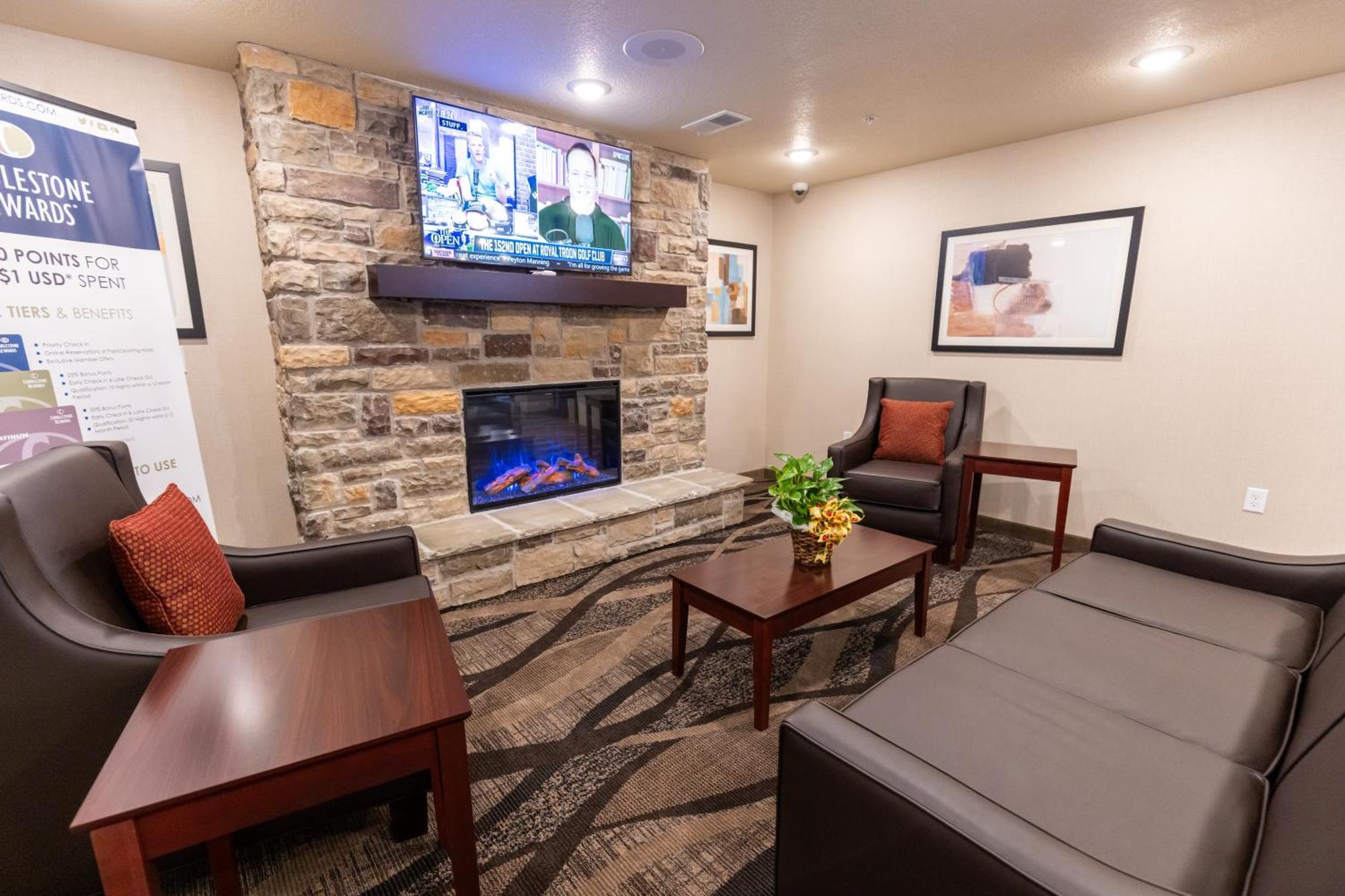 Cobblestone Inn & Suites - Winters Exteriér fotografie