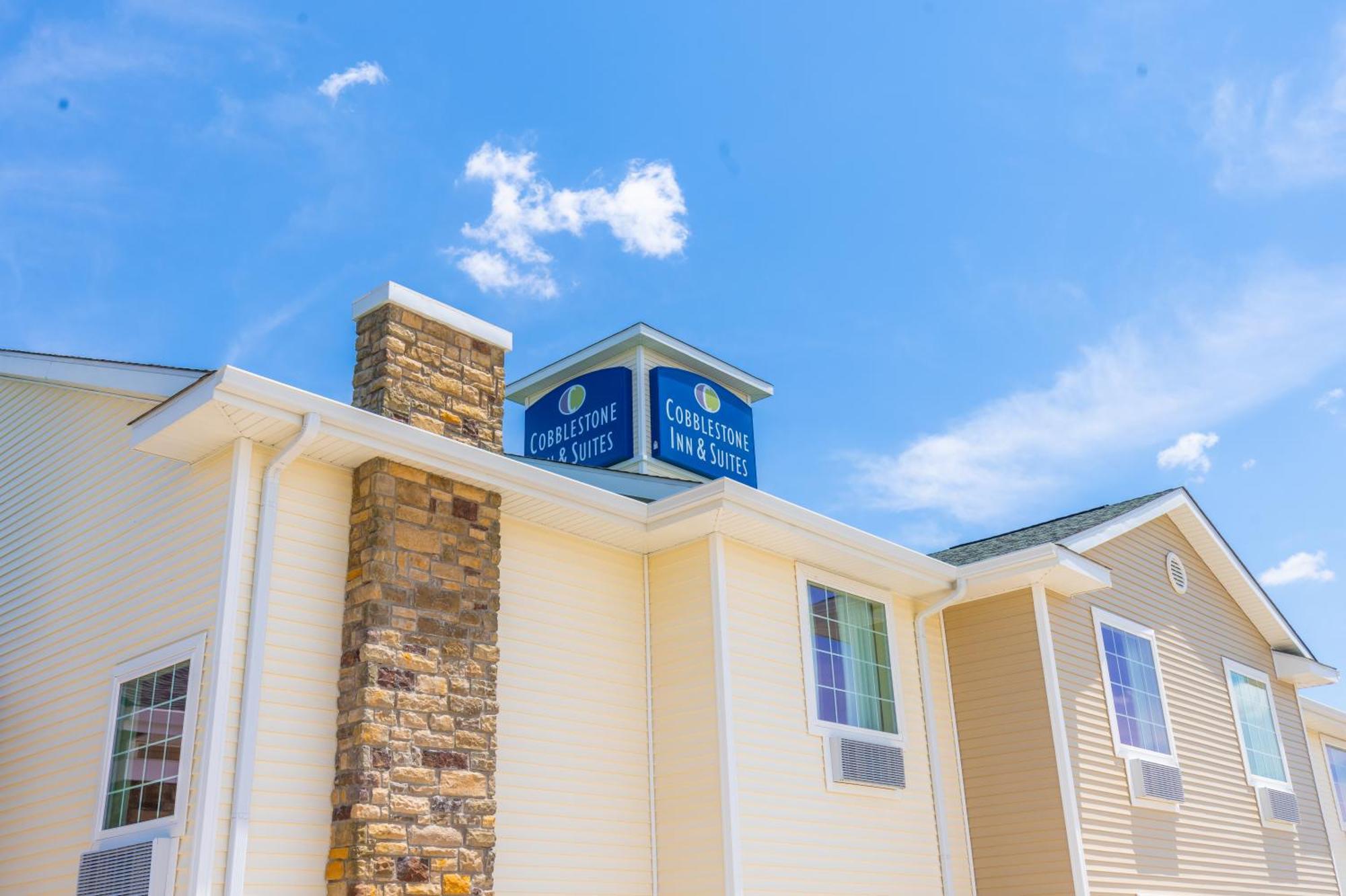 Cobblestone Inn & Suites - Winters Exteriér fotografie