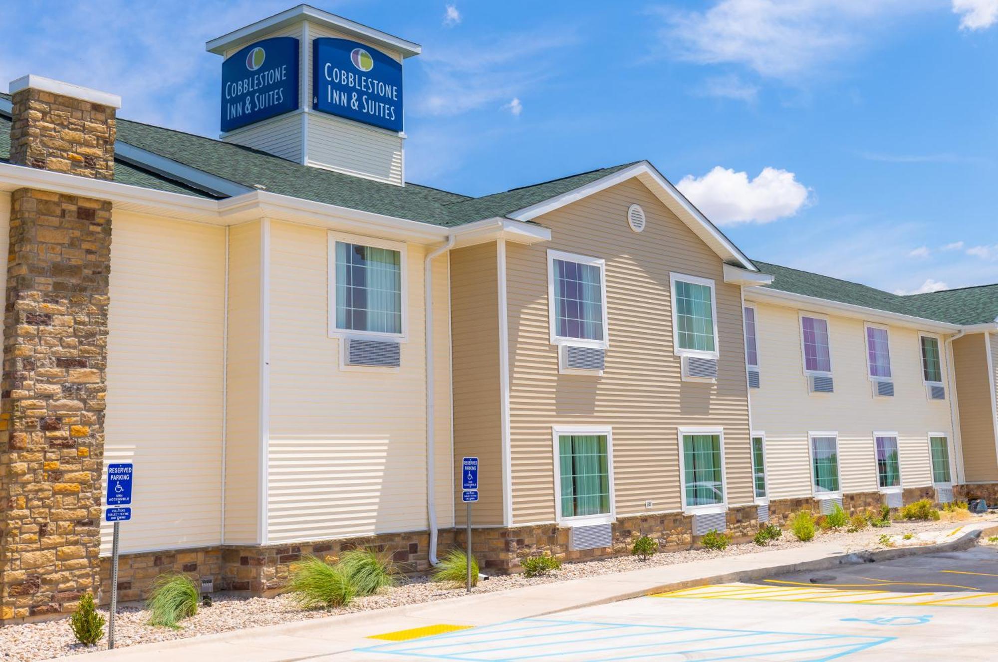 Cobblestone Inn & Suites - Winters Exteriér fotografie