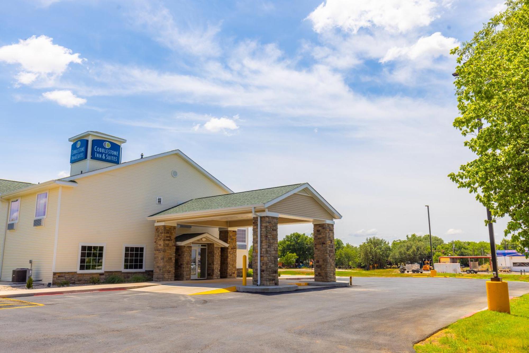 Cobblestone Inn & Suites - Winters Exteriér fotografie