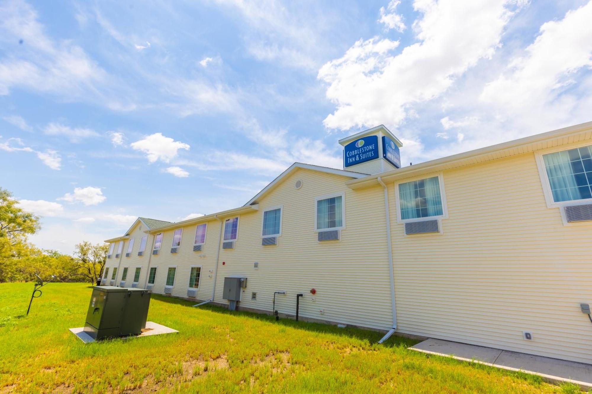 Cobblestone Inn & Suites - Winters Exteriér fotografie